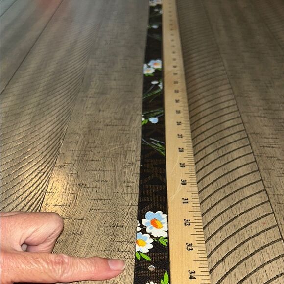 Michael Kors Daisy 🌼 MK Logo Belt Vegan 🌱 Chic Design! Large! - Picture 16 of 17